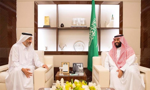 King Salman orders Salwa border crossing opened to Qataris performing Hajj