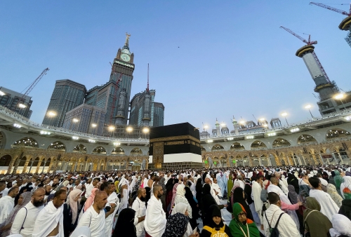Pilgrims throng Mecca for Hajj