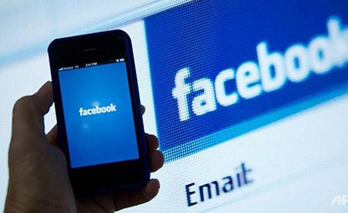 New Facebook app fires news to smartphones