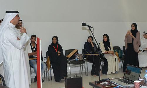 Minister meets Live 2 participants