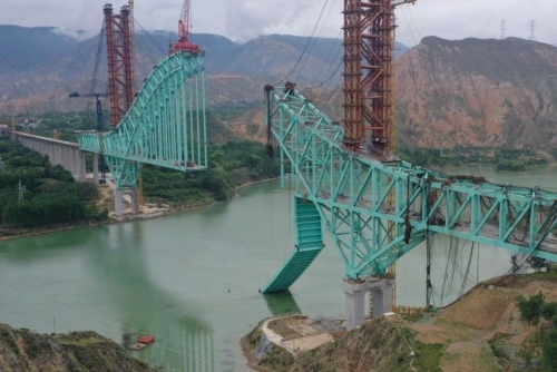 Bridge Collapse in China Leaves 12 Dead, Four Missing