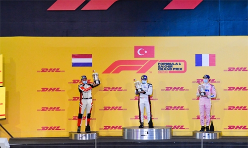 Guven wins first Porsche sprint from pole in Bahrain