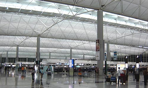 Pregnant Chinese woman hides in airport to deliver baby in Hong Kong Pregnant Chinese woman hides in airport to deliver baby in Hong Kong