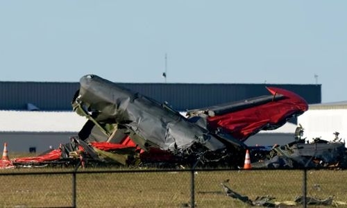 Two World War 2 planes collide mid-air at Dallas air show Two World War 2 planes collide mid-air at Dallas air show