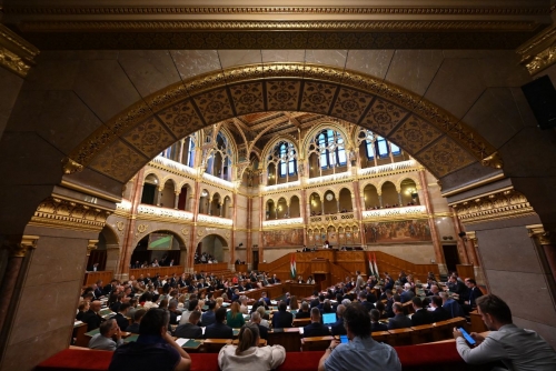 Hungarian parliament passes anti-graft measures Hungarian parliament passes anti-graft measures