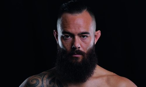 Engelen signs to appear at Brave 12