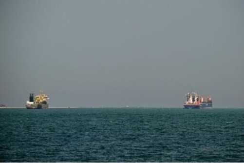 Oil eases, equities rise as market focuses on Strait of Hormuz