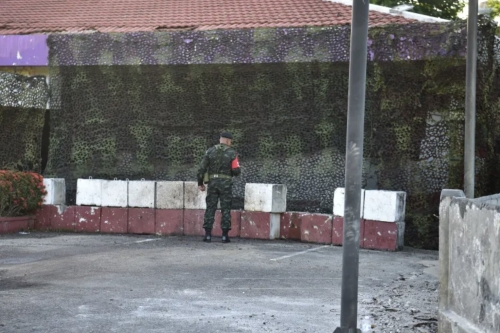 Five Thai soldiers killed in southern Thailand checkpoint attack Five Thai soldiers killed in southern Thailand checkpoint attack