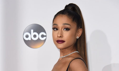 Ariana Grande resumes tour in Paris amid tight security Ariana Grande resumes tour in Paris amid tight security