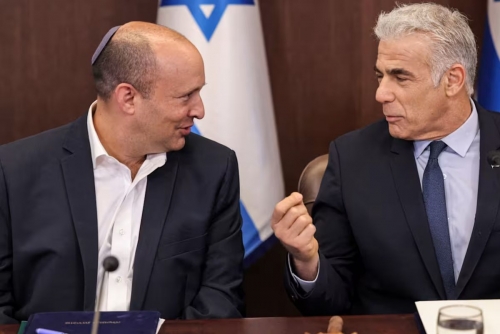 Two former Israel PMs unite to challenge Netanyahu in elections