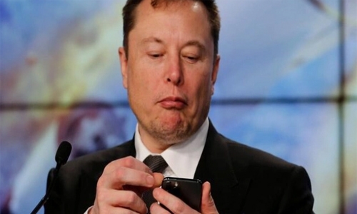 Elon Musk slams Apple over App store charges