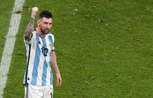 Messi carries the weight of Argentina into Fifa World Cup final Messi carries the weight of Argentina into Fifa World Cup final