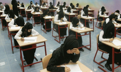 School students unhappy to stay at home School students unhappy to stay at home