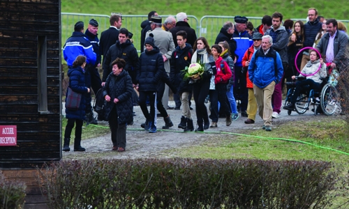 Father disputes co-pilot guilt on Germanwings crash anniversary