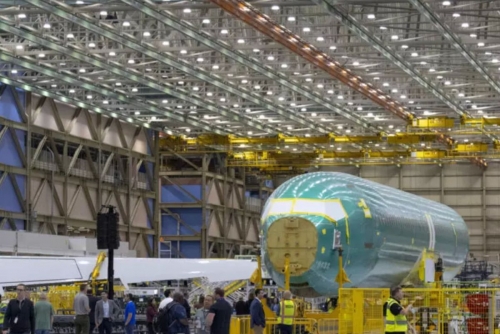 Boeing reports loss on costs from US presidential plane