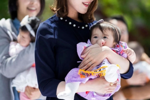 Japan births fall to new historic low 