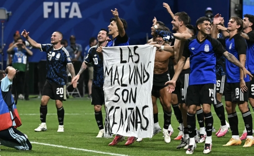 UK urges FIFA investigation into Argentina's Falklands banner UK urges FIFA investigation into Argentina's Falklands banner