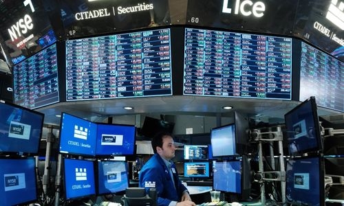 Stock markets rise, oil prices slide