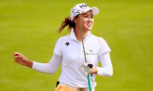 Minjee Lee keeps rivals at bay for China win