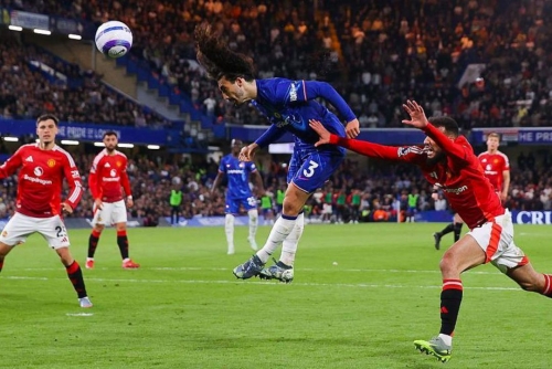 Chelsea Edge United to Stay in Champions League Race Chelsea Edge United to Stay in Champions League Race