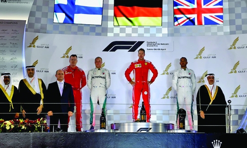 Vettel wins Bahrain thriller  