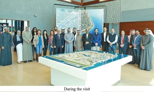 Businessmen visit Dining Village in Dragon City Businessmen visit Dining Village in Dragon City