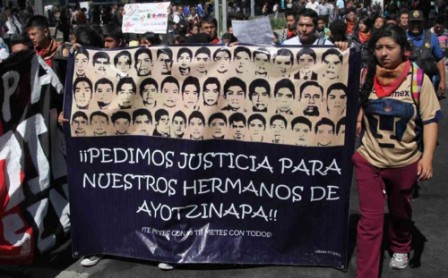 Mexico leader meets with parents of 43 missing students