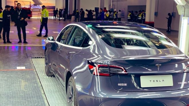 Tesla delivers its first 'Made in China' cars