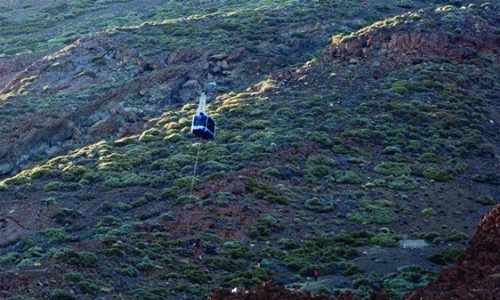 Trapped tourists rescued from cable cars in Tenerife