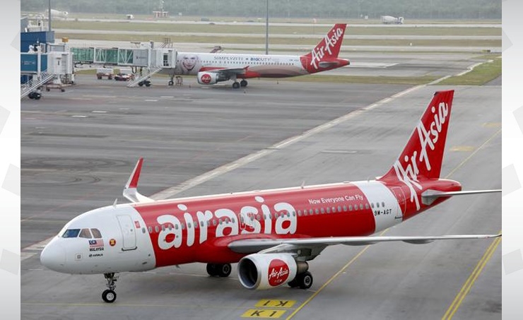 Malaysia's AirAsia founders not taking salary; staff accepts up to 75% pay cut