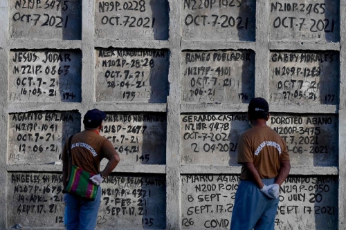 Philippines' largest prison holds mass burial for 70 inmates