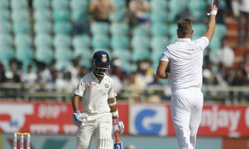 Broad leads fightback as England set 405 to win