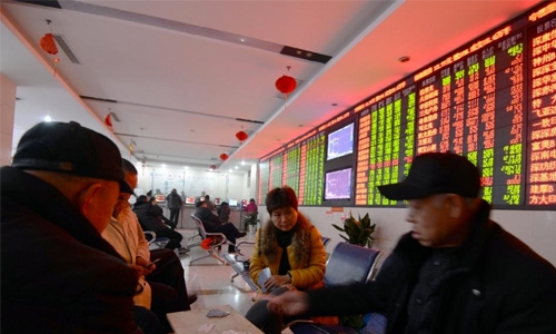 Chinese stock markets closed after shares fall 7%