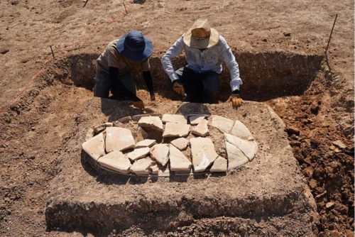 Ancient tombs unearthed in Iraq due to drought Ancient tombs unearthed in Iraq due to drought