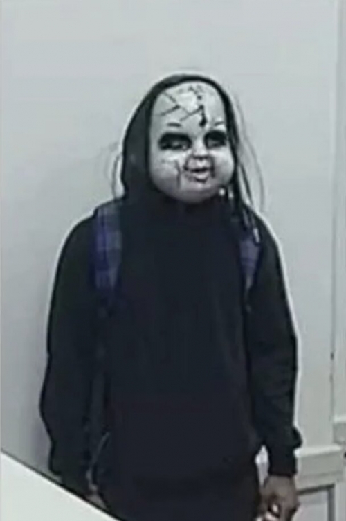 Chucky-like Masked Man Sparks Fear Near Philadelphia City Hall Chucky-like Masked Man Sparks Fear Near Philadelphia City Hall