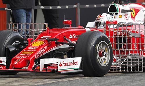 Vettel quickest in F1 testing opener