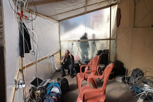 eSIM cards help war-torn Gaza stay online eSIM cards help war-torn Gaza stay online