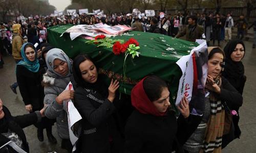 Massive protest in Kabul over decapitation of Shia Hazaras