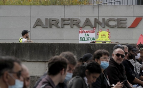 Virus-hammered Air France announces 7,500 job cuts