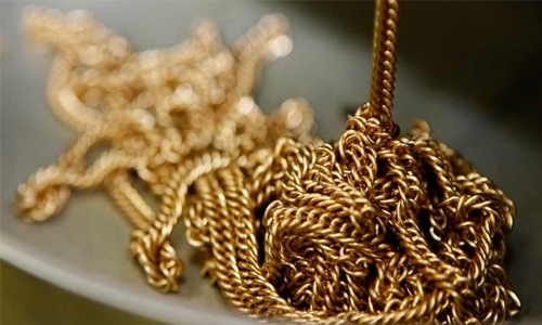 Thief force-fed 48 bananas to excrete stolen gold chain Thief force-fed 48 bananas to excrete stolen gold chain