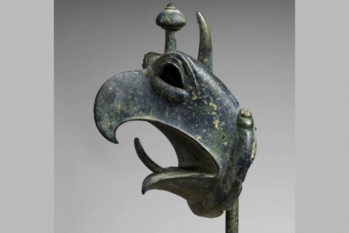 New York's Met museum returns stolen Greek bronze New York's Met museum returns stolen Greek bronze