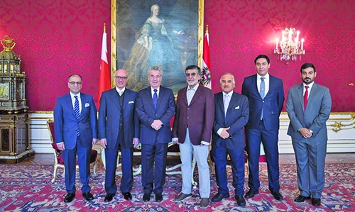 Bahrain Cabinet Affairs Minister, Austrian President hold meeting