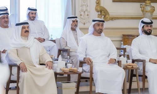 HM the King and Abu Dhabi Crown Prince boost bilateral ties, cooperation