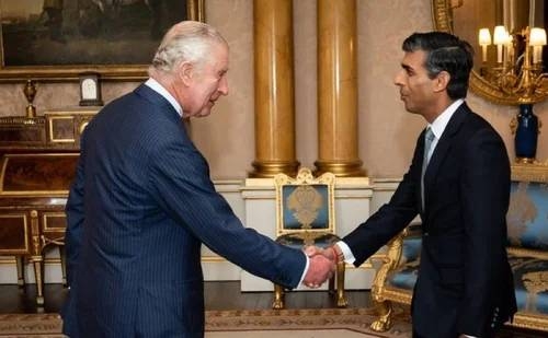 Rishi Sunak formally becomes UK Prime Minister after meeting King Charles