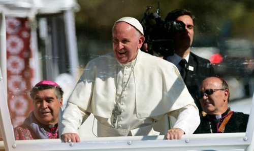 Pope Francis asks indigenous Mexicans for forgiveness