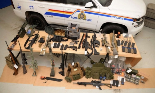 Canada government links blockade to extremists