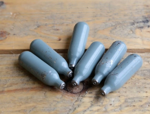 French activists sue 'deceptive' laughing gas suppliers