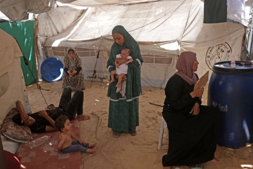 Overcrowded tents, dirty water fuel chickenpox outbreak in Gaza Overcrowded tents, dirty water fuel chickenpox outbreak in Gaza
