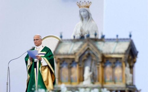 Pope says assisted dying not 'normal'