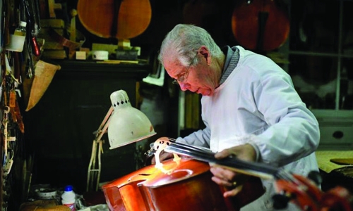 Celebrated  Portuguese  luthiers face end of the line